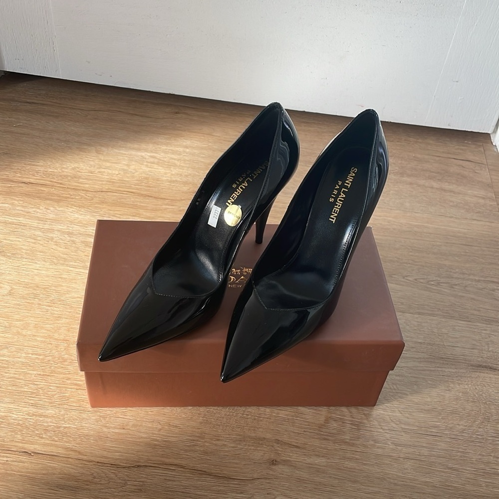Saint Laurent Black Patent Leather Pointed-Toe Stiletto Pumps - Picture 8 of 11